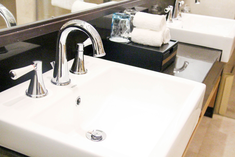 Bathroom 4, Radisson Blu Hotel Wuhan ETD Zone, Wuhan