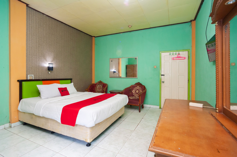 Bedroom 3, RedDoorz Syariah @ Hotel Matahari 2, Jambi