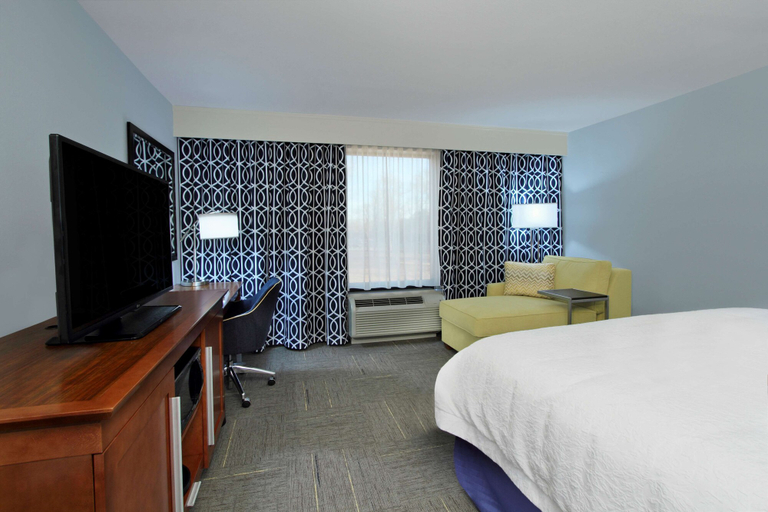 Bedroom 3, Hampton Inn Richland, Rankin
