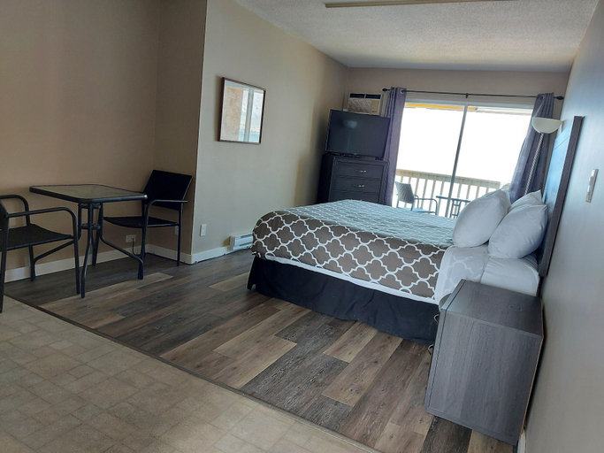 Bedroom 3, Richter Pass Beach Resort, Okanagan-Similkameen