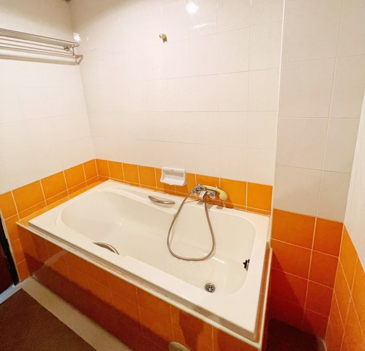 Bathroom 3, The Popular place, Bang Phli