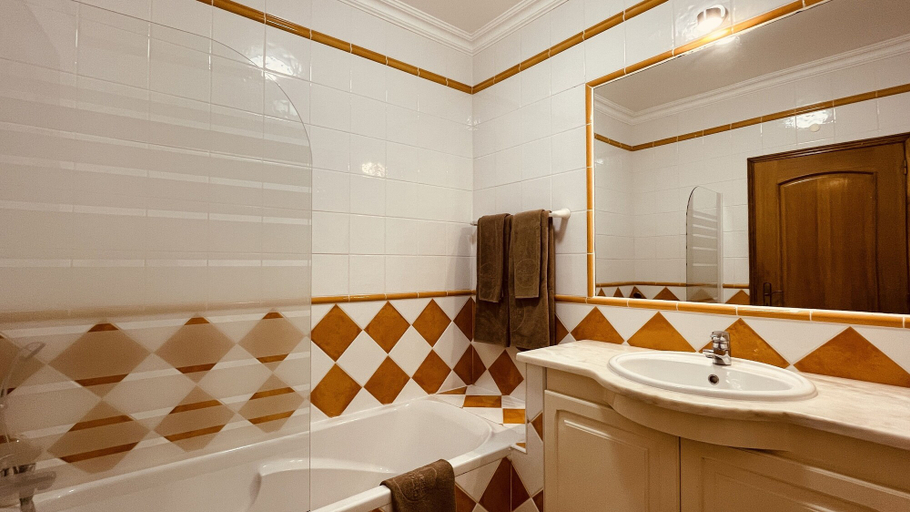 Bathroom, Bicos S CIP, Albufeira