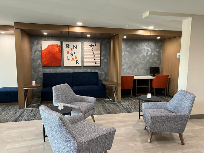 Public Area 3, Holiday Inn Express RENSSELAER by IHG, Jasper