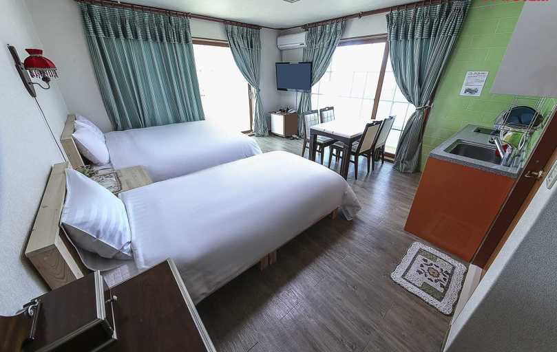 Bedroom 2, Billions Motel, Gangneung