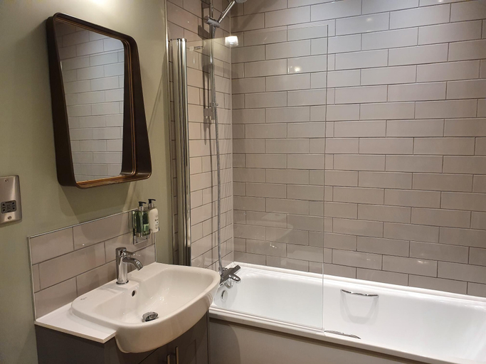 Bathroom 4, Old Swan, North Yorkshire