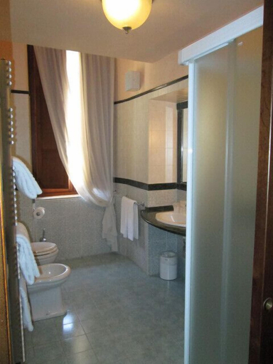 Bathroom 5, Relais Falisco, Viterbo
