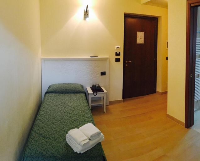 Bedroom 2, Hotel San Berardo, L'Aquila