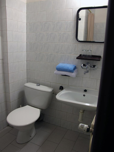 Bathroom 3, Hotel Olga, Praha 7