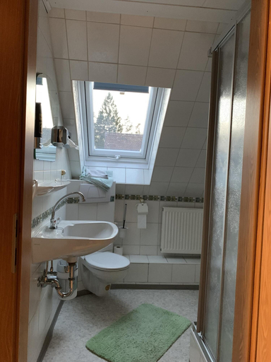 Bathroom 5, Hohe Tanne, Amberg-Sulzbach