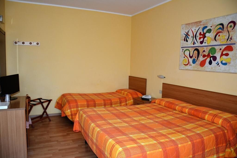 Bedroom 4, Piccolo Hotel, Livorno