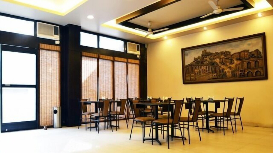 Food & Drinks, Tavisha Villa, Gautam Buddha Nagar