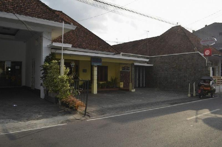 Exterior & Views 1, Prayogo Lama Guest House, Yogyakarta