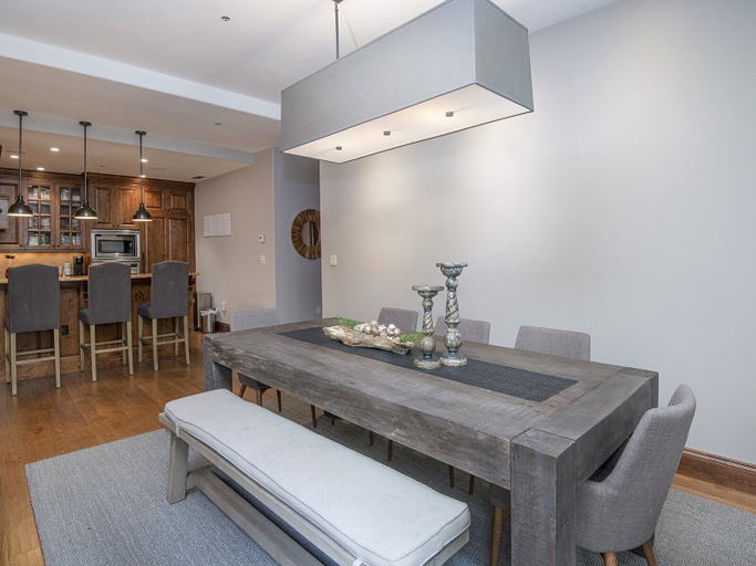 Food & Drinks, Cascade Village Condo, Eagle