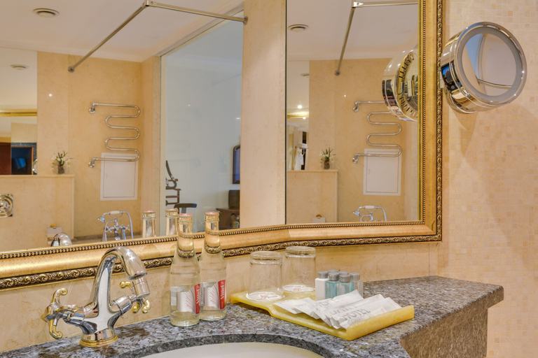 Bathroom 3, The Rooms Boutique Hotel, Central