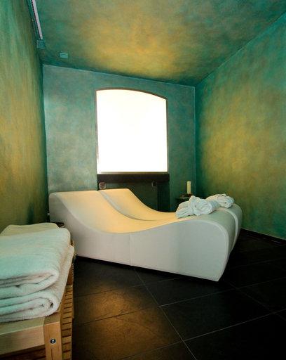 Bedroom 4, Hotel Continental, Genova