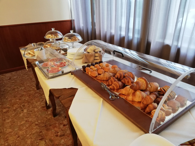 Food & Drinks 5, Home Hotel, Treviso