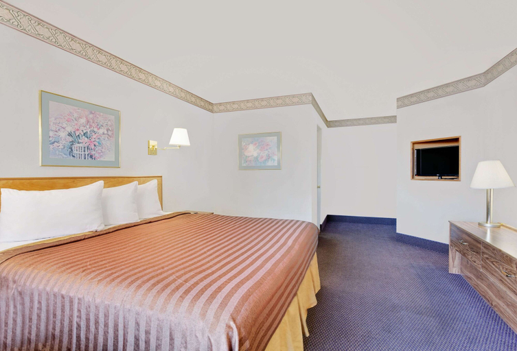 Bedroom 3, Travelodge by Wyndham Page, Coconino