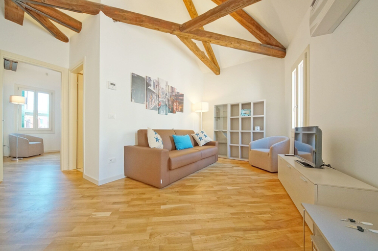 Others 2, DolceVita Apartments N. 394, Venezia