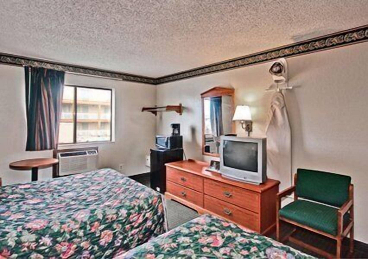 Bedroom 3, Econo Lodge Akron Copley Northwest, Summit