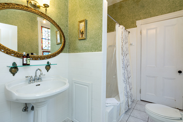 Bathroom 3, The Secret Garden B&B Inn, Frontenac