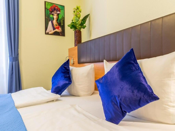 Bedroom 2, Hotel Expo Frankfurt City Centre - Digital Check-In, Frankfurt am Main