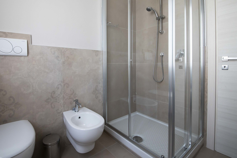 Bathroom 5, Apart-Hotel La Rocchetta, Brescia