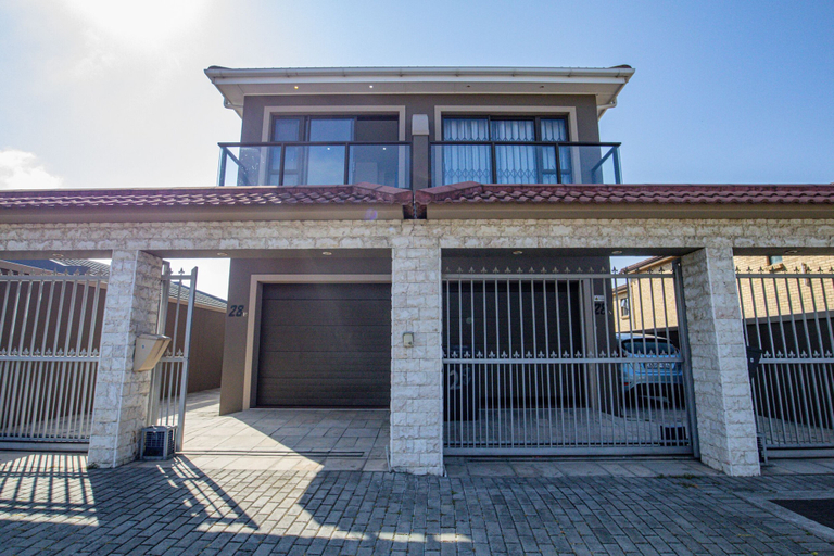Exterior & Views 2, Howard Davis 28B by CTHA, City of Cape Town