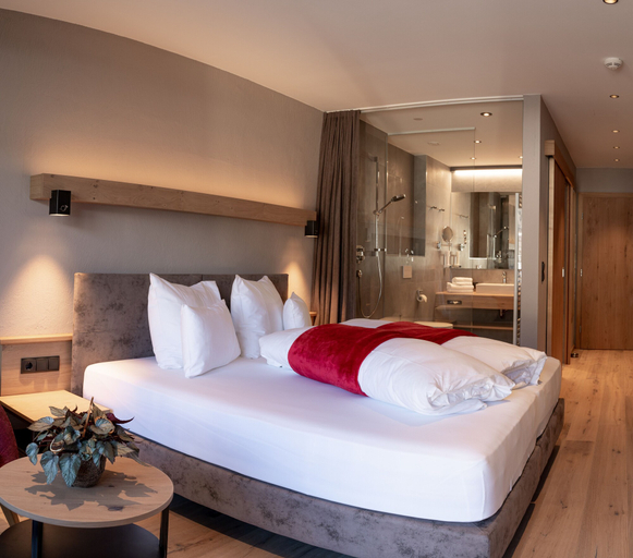 Bedroom 3, Hotel Post, Landeck