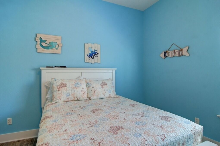 Bedroom 3, Coral Cottage, Nueces