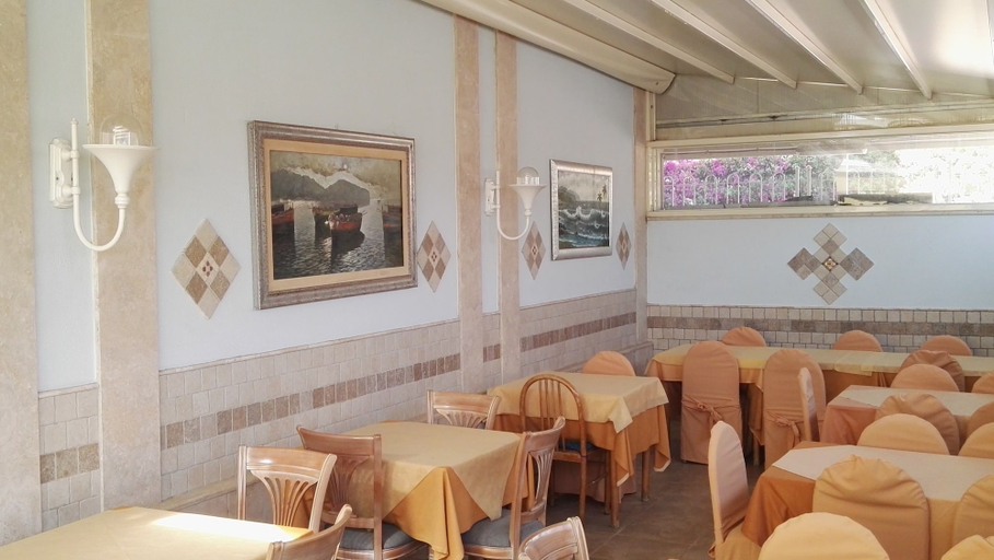 Food & Drinks 4, Borgo del Mare, Rome