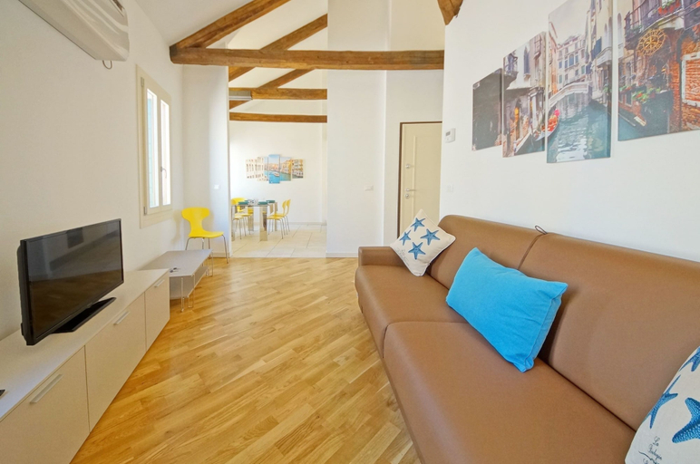 Others 5, DolceVita Apartments N. 394, Venezia