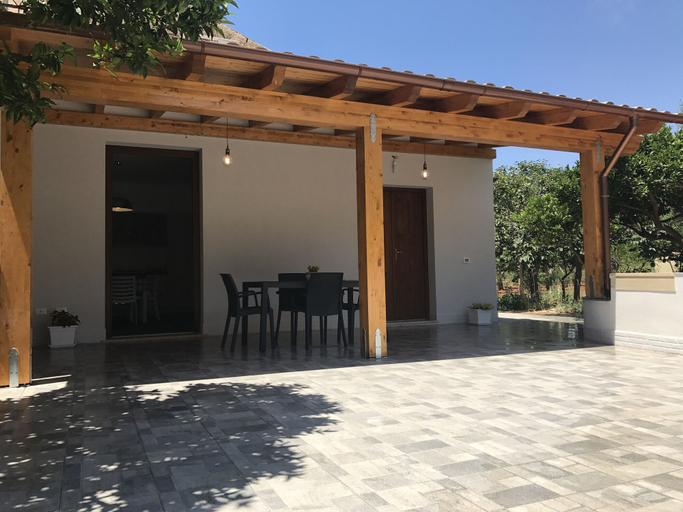 Exterior & Views 2, Case Vacanza Loria, Trapani