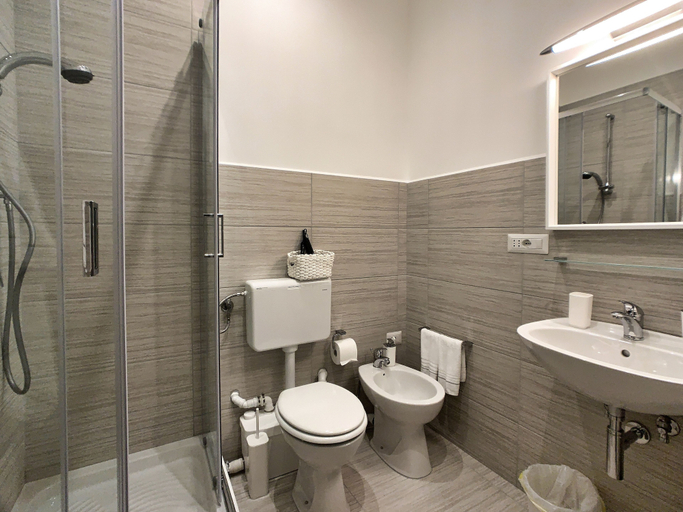 Bathroom 5, Siliahouse, Napoli