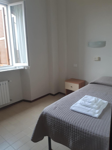 Bedroom 3, Pensione Piemonte, Ancona