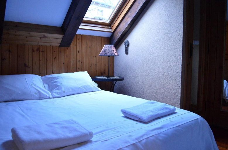 Bedroom 2, Pension Panticosa, Huesca