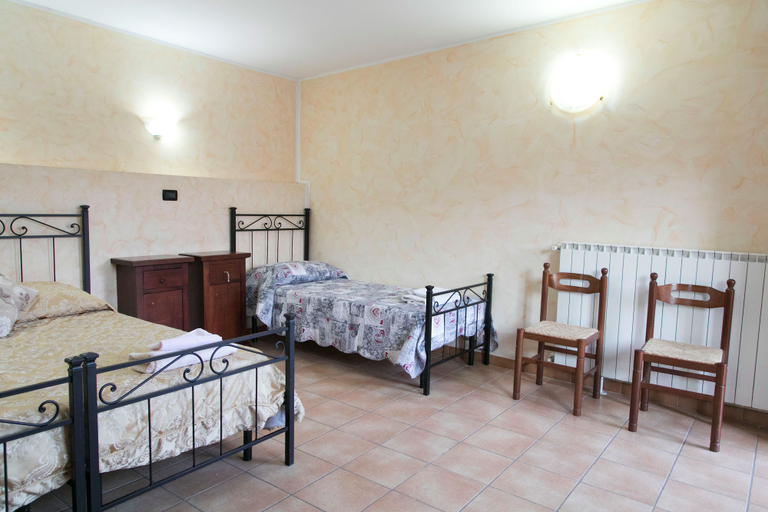 Bedroom 2, Hotel Ristorante Il Giardino, L'Aquila