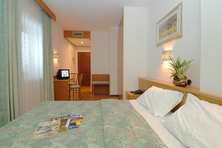Bedroom 2, Comtes de Challant, Aosta