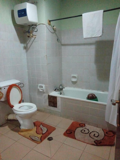 Bathroom, The Weavers Hotel, AbujaMun