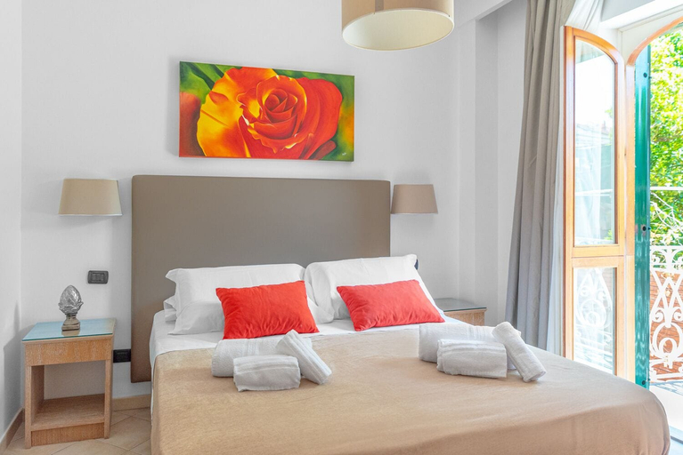 Bedroom 5, Villa Francesca, Napoli