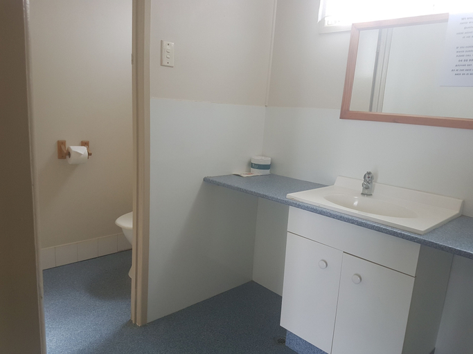 Bathroom 3, Monto Colonial Motor Inn, Monto