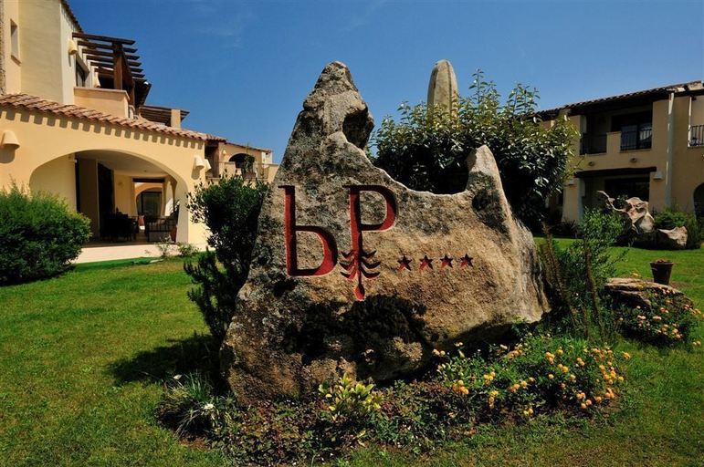 Exterior & Views 2, Baia Del Porto, Nuoro