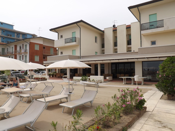 Exterior & Views 2, Hotel Vienna, Forli' - Cesena