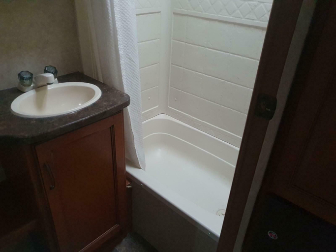 Bathroom 5, Glamping With Llamas, Cambridgeshire