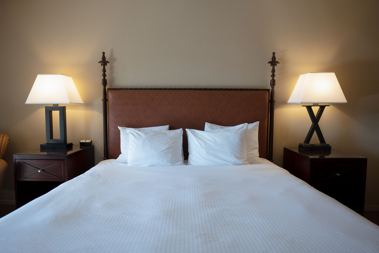 Bedroom 3, Riverside Inn, Josephine