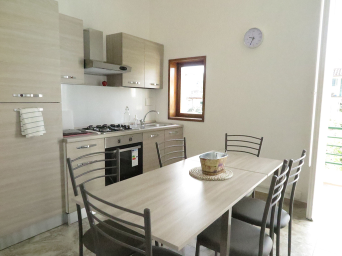 In-room dining 3, Wine Apartments Florence Merlot, Florence