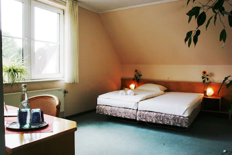 Bedroom 2, Hotel Leano, Lübeck