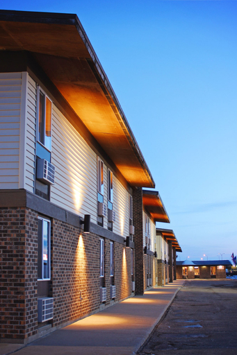 Exterior & Views 2, Sunlac Inn Devils Lake, Ramsey