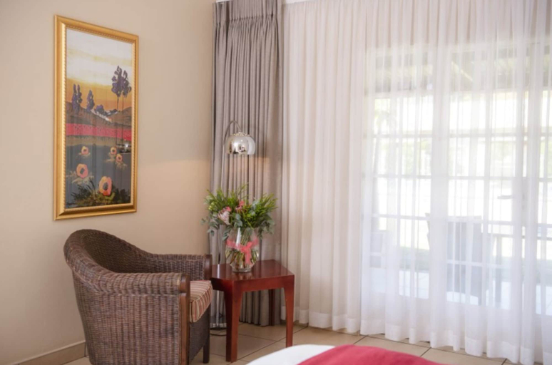 Bedroom 4, Palm Park Hotel, Waterberg