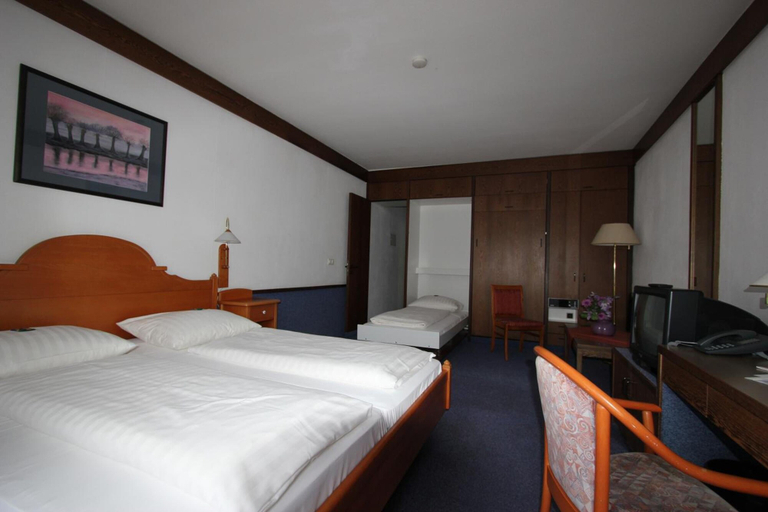 Bedroom 4, Hotel Leano, Lübeck