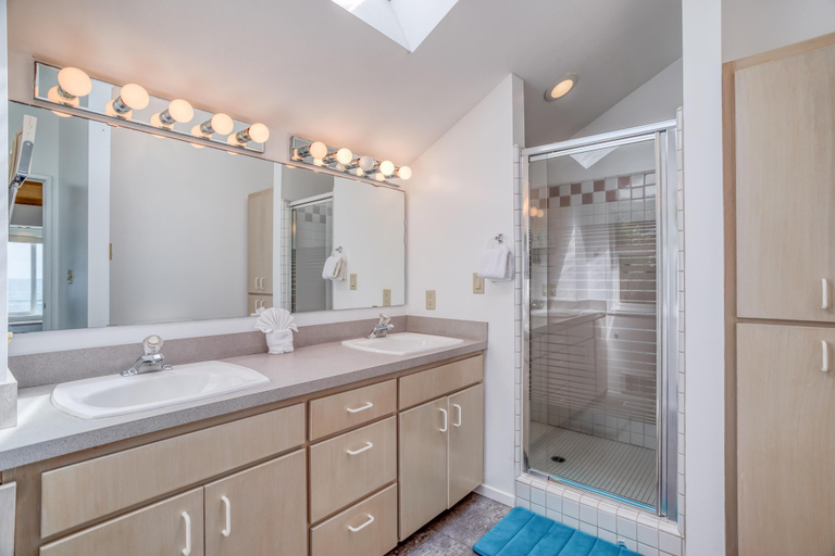 Bathroom 4, Salt Air, Lincoln